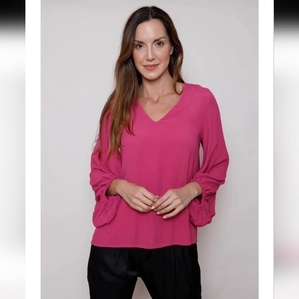 Nwt ECAPADA SOLID PINK CLEO TOP MEDIUM